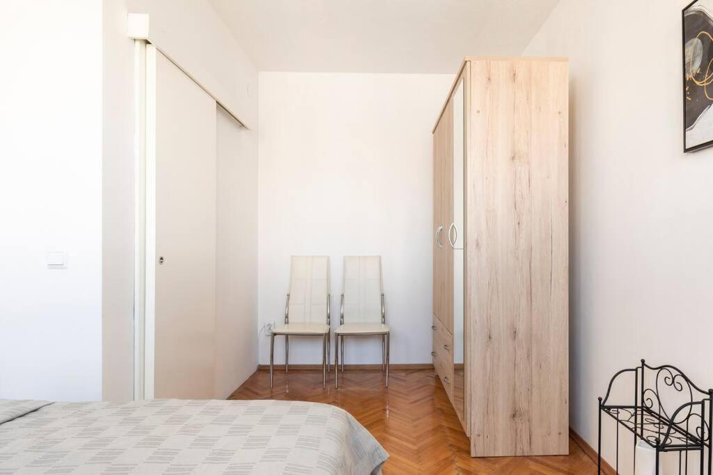 Dorna Near Center And Bacvice Apartman Split