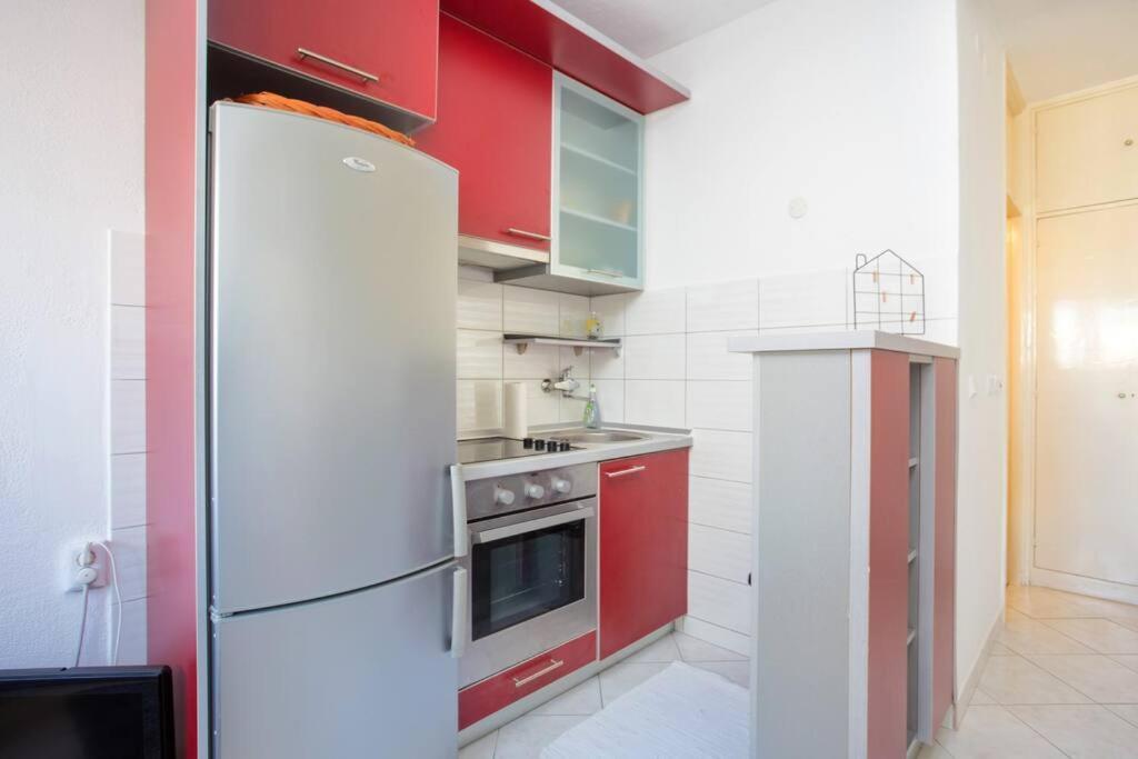 Dorna Near Center And Bacvice Apartman