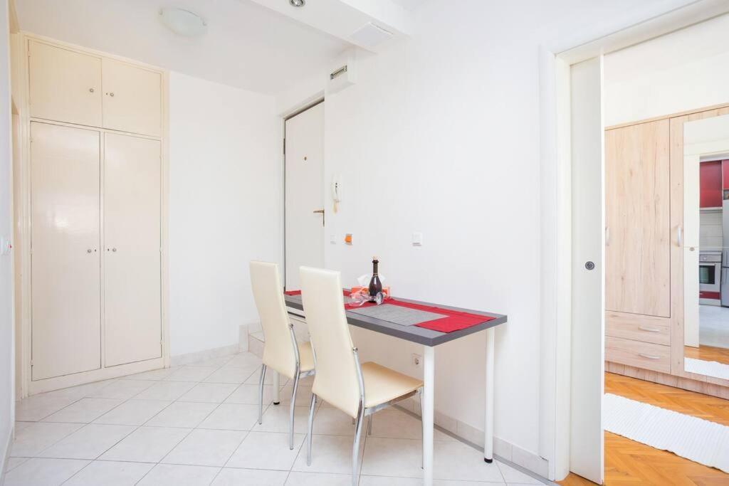 Dorna Near Center And Bacvice Apartman Split