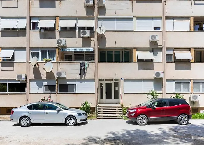 Apartment Dorna Near City Center And Bacvice Beach